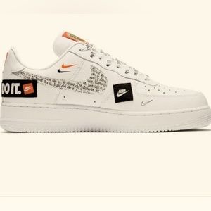 Nike Air Force 1 Low “07” PRM’ Just do it’ Sneaker.